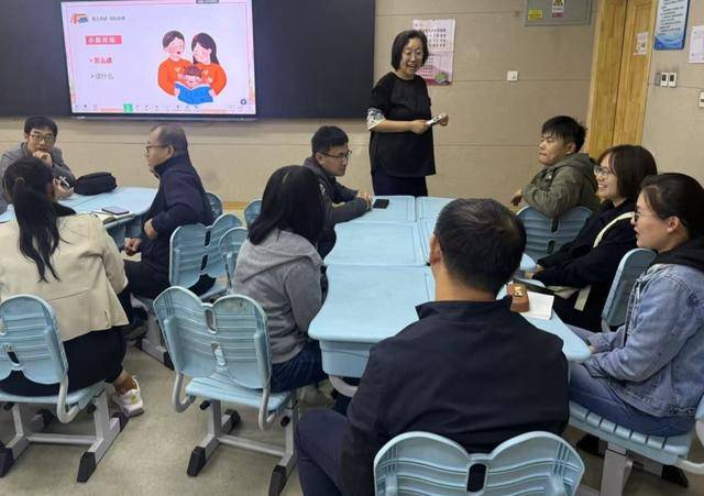 “同心家長(zhǎng)學(xué)堂”正式開講，為家長(zhǎng)提供專業(yè)家庭教育咨詢服務(wù)