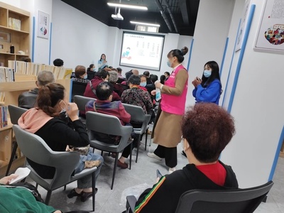 郫都區(qū)唐昌鎮(zhèn)鳴鳳社區(qū)家長(zhǎng)學(xué)校 共建和諧家庭，助力孩子成長(zhǎng)