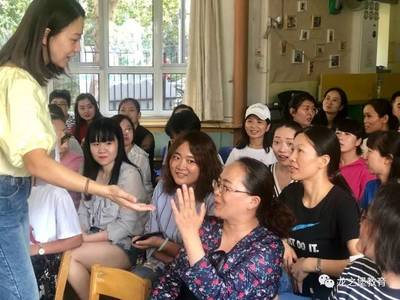 家園同心共筑，圓滿龍堡童年——龍之堡家庭教育成長中心開學(xué)第一課暨班級家長會圓滿舉行