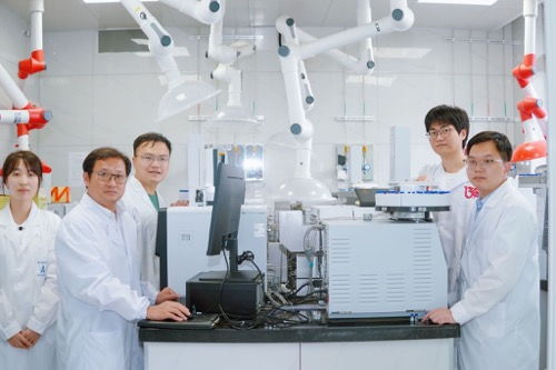 我國科研團隊首創程序化交流電合成新技術，為新興能源技術研發注入新動能